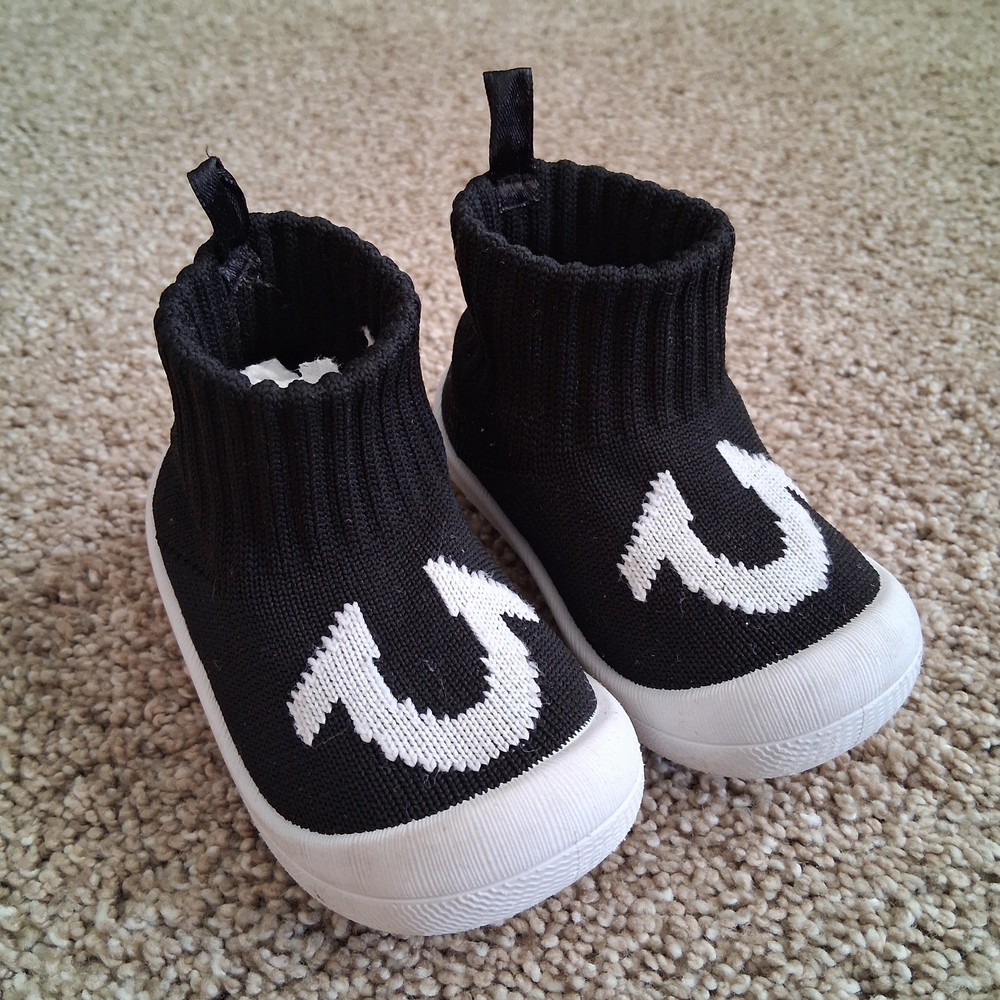 True Religion Baby Black & White Slip-On Sock Sneakers Size 3